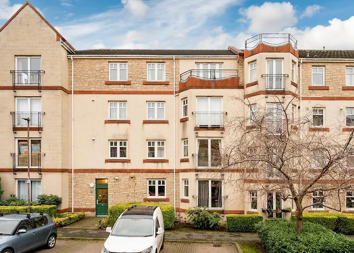 Apartment Stylish 2-bed Flat With Balcony Near Haymarket - Pass The Keys Edinburgh
