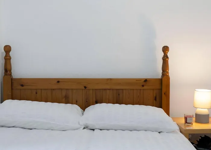 Bright 2 Bedroom Flat On Leith Walk Апартаменты *