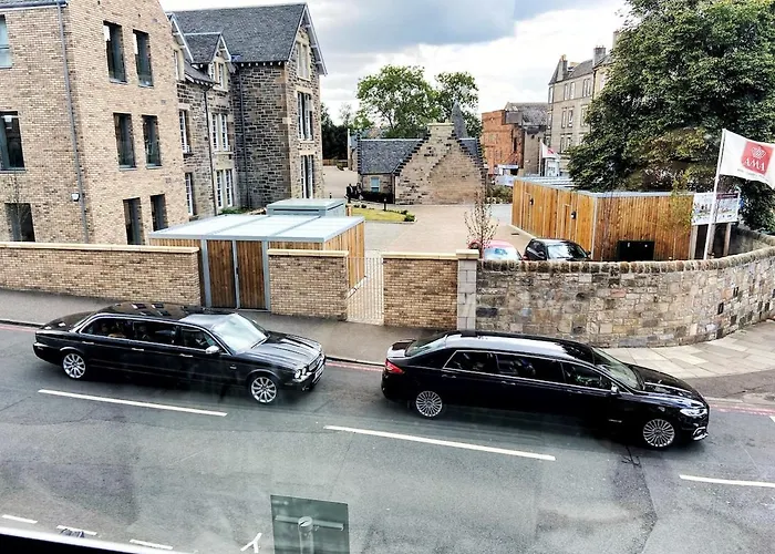 Two-bedroom Retreat Close To Sites * Edinburgh