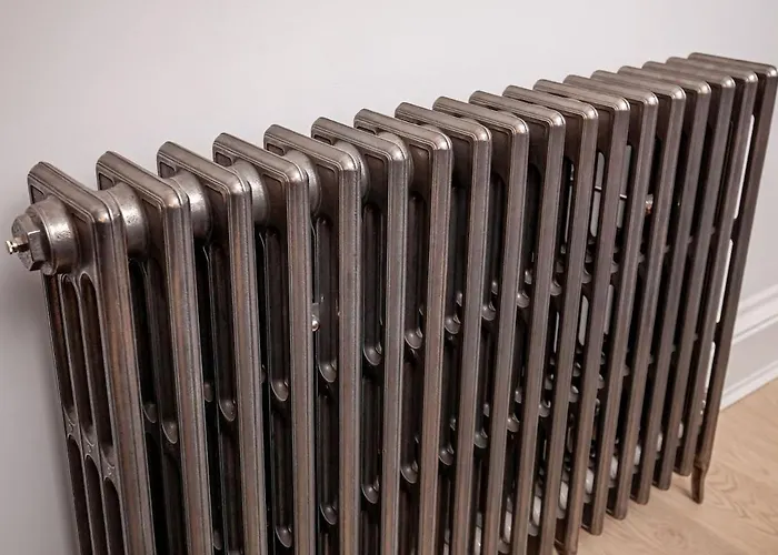 Victorian - Centre - Free Car Space