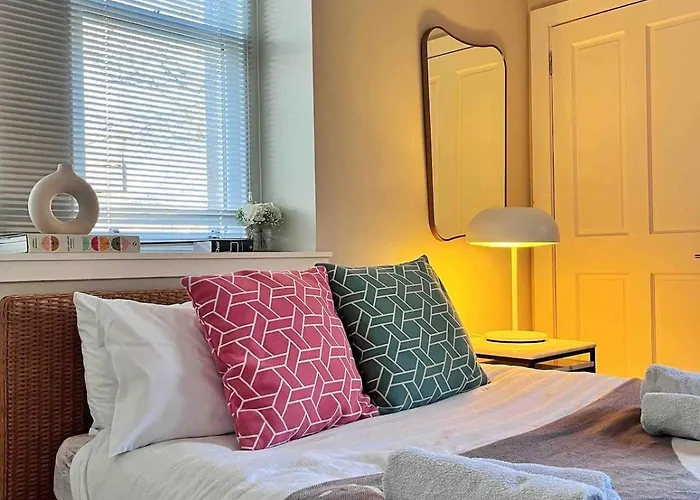 Fully Licensed In Peaceful Neighbourhood Apartamento Edimburgo