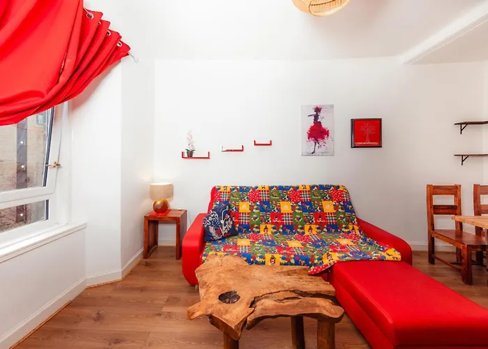 Lovely 2 Bdrm *