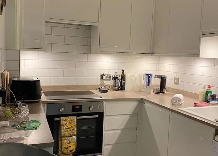 Charming Flat For Couples & Families