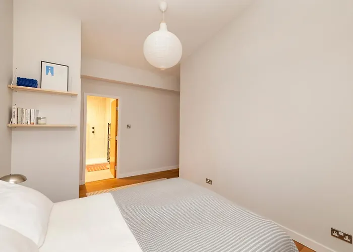 Stylish 2-bedroom In Leith