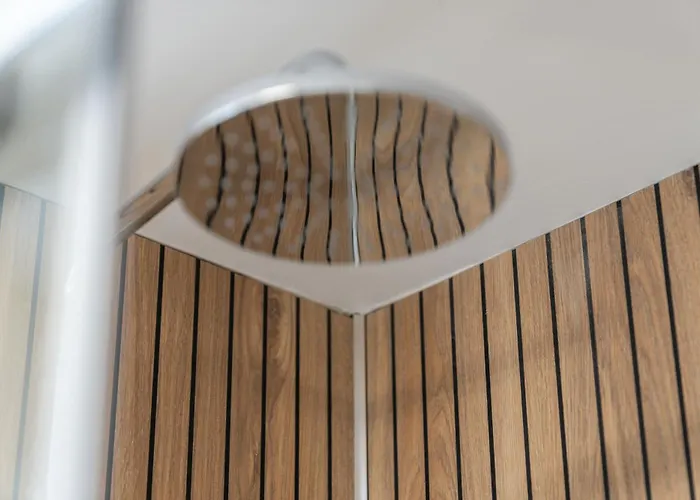 Pilrig Modern 2 Bedroom - *