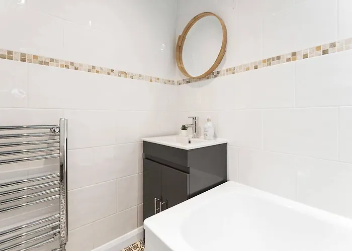 Centre 2br * Edinburg