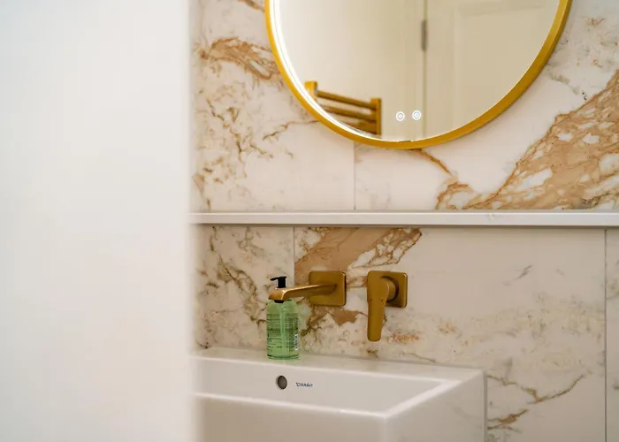 Dragon Luxury At Rutland Square