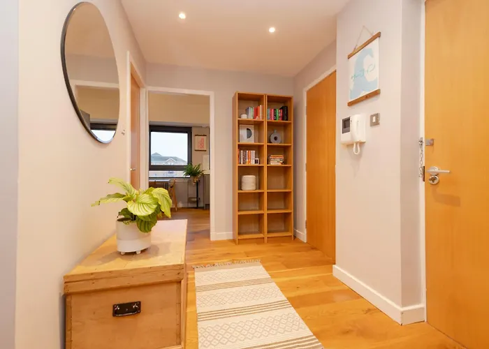 Stylish 2-bedroom In Leith アパート エディンバラ