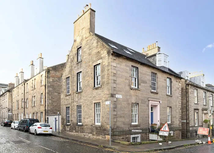 Luxury Family Flat In New Town Apartmán