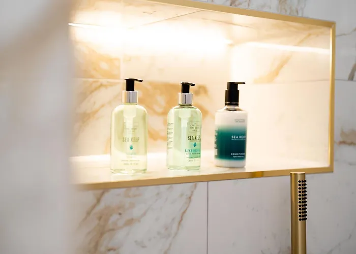 Dragon Luxury At Rutland Square