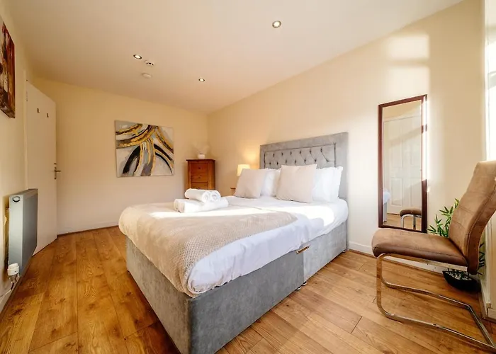 Bottom Of Royal Mile 7 Beds Sleeps 12 3 Bthrooms * Edinburgh