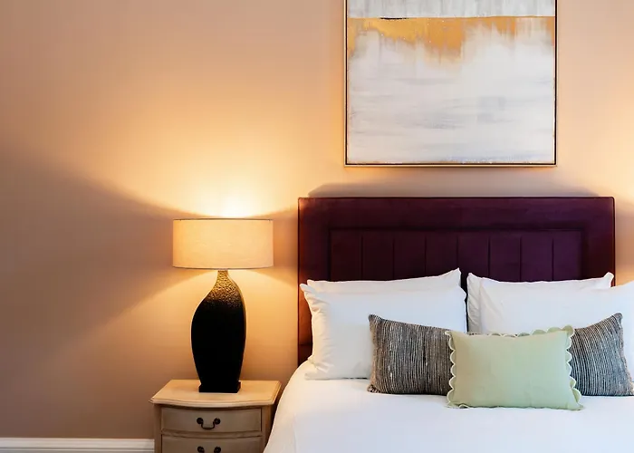 Dragon Luxury At Rutland Square *