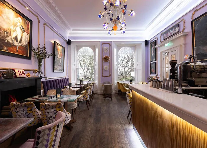 24 Royal Terrace Hotel