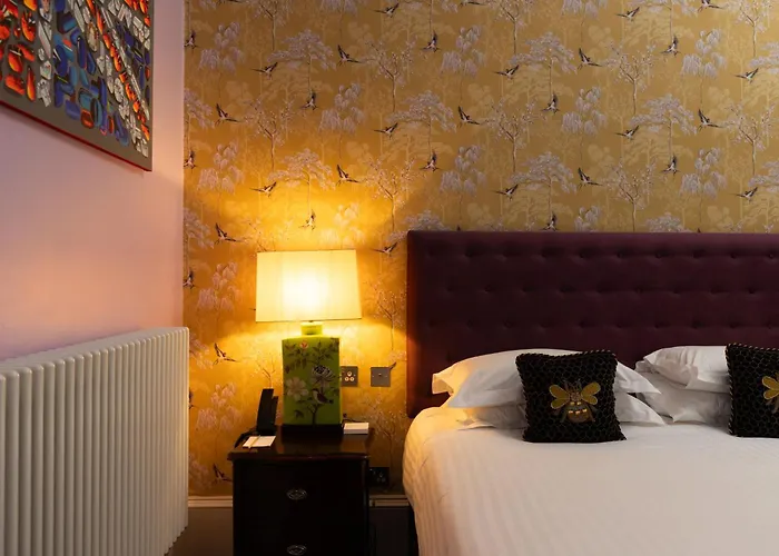 24 Royal Terrace Отель 4*