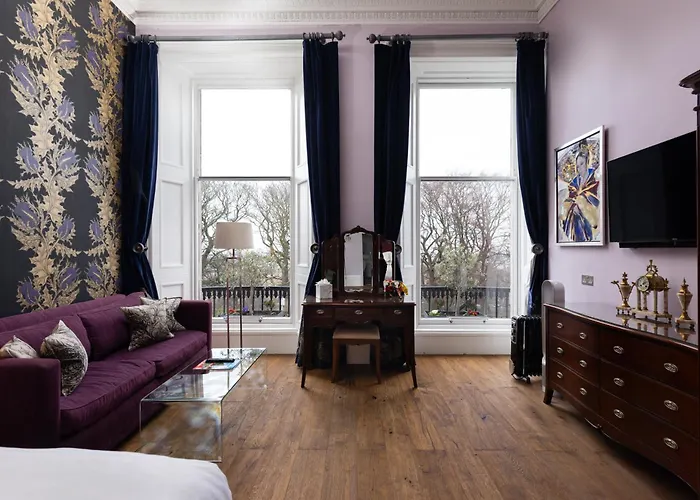 24 Royal Terrace Hotel