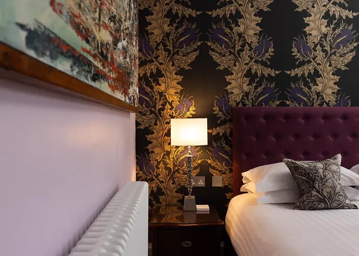 Hotel 24 Royal Terrace 4*