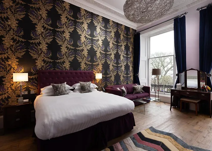 Отель 24 Royal Terrace 4*