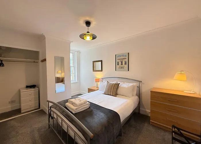 4 Royal Mile Flat Near Castle *