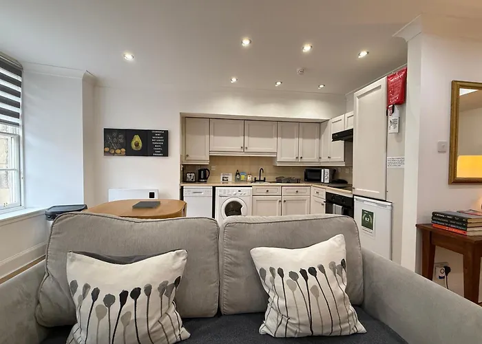 4 Royal Mile Flat Near Castle Apartment