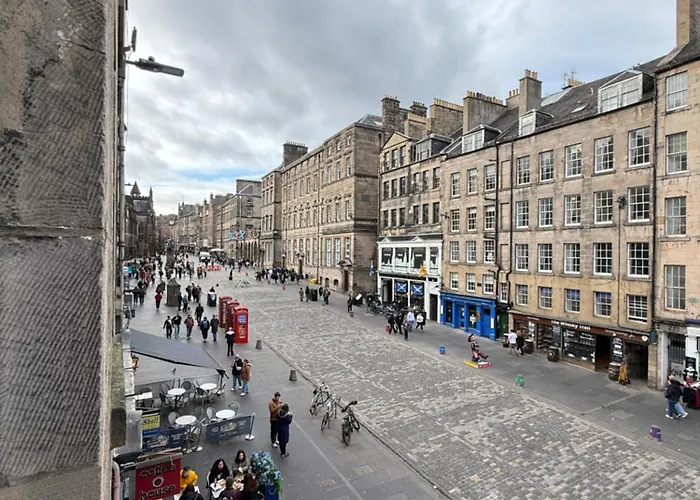 4 Royal Mile Flat Near Castle * Edinburgh