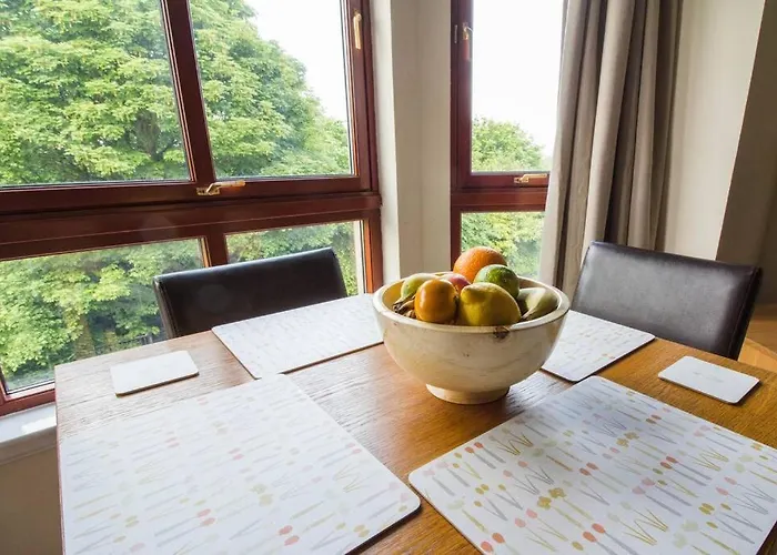 South Groathill - Lovely 2 Bed With Castle View Appartement
