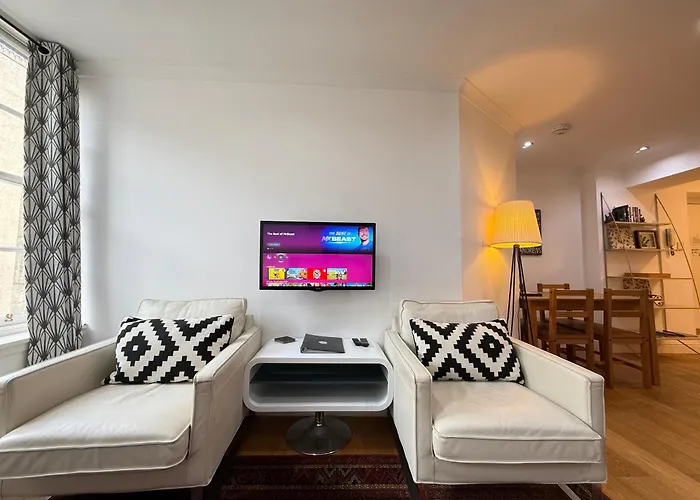 3 Royal Mile Flat Near Castle Edinburg