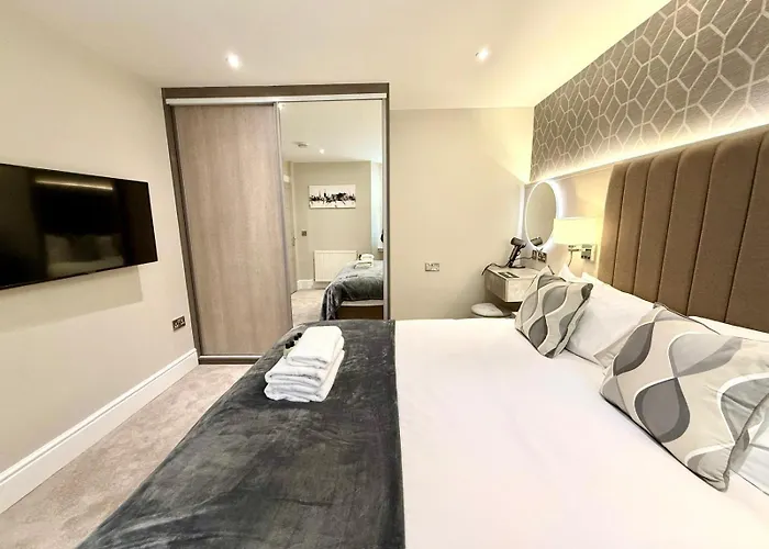 Modern 3 Bedroom Apartment, West End Apartament Edynburg