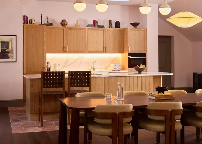 The Hoxton, Отель 4*