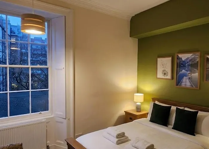 アパート Cosy 2 Bedroom Flat-castle View エディンバラ