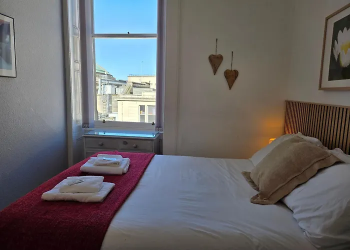 Grindlay Street Residence, 2 Bedroom, 2 Bathroom Close To Castle *