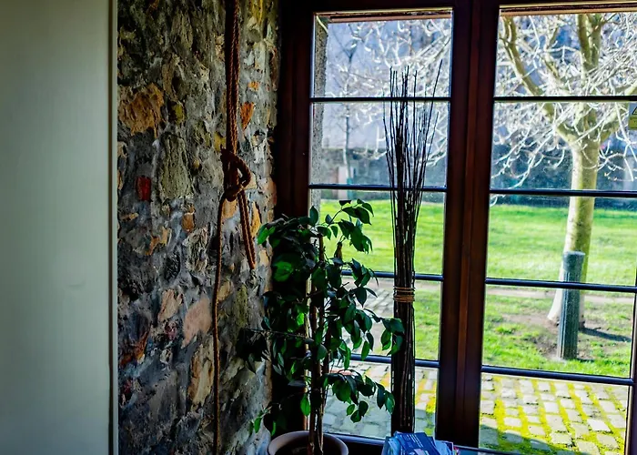 Lovely 2 Bedroom B-listed Converted Whisky Bond *