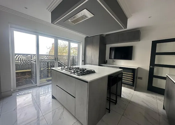 Luxury Waterfront Retreat For Groups 펜션 에든버러
