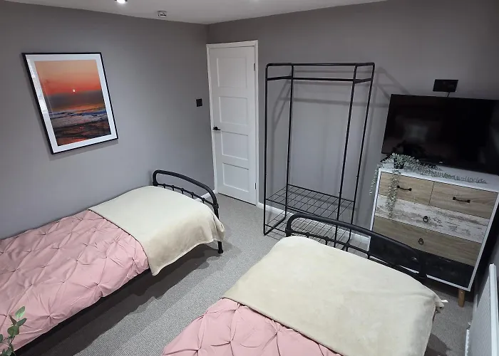 Contractor Family Hoole Private Hottub Chester