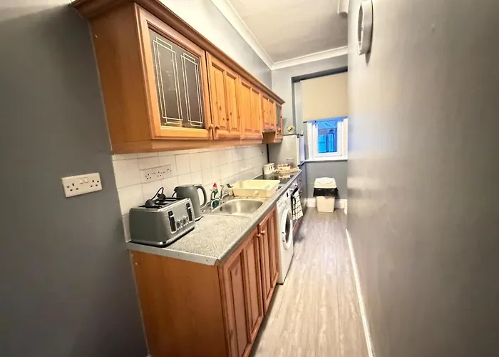 2 Bedroom Flat Near Centre * Edimburgo