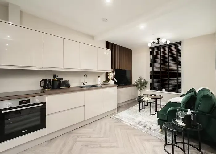 - Sleeps 2 - Princes St Close Apartment Edinburgh