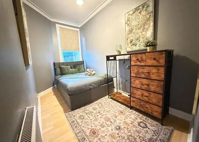 2 Bedroom Flat Near Centre Apartamento Edimburgo