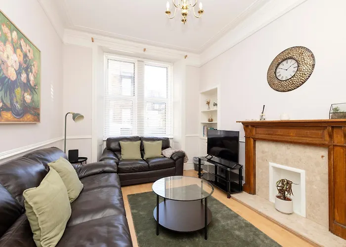 Apartment Refined 2-bed Flat With Classic Charm Edinburgh