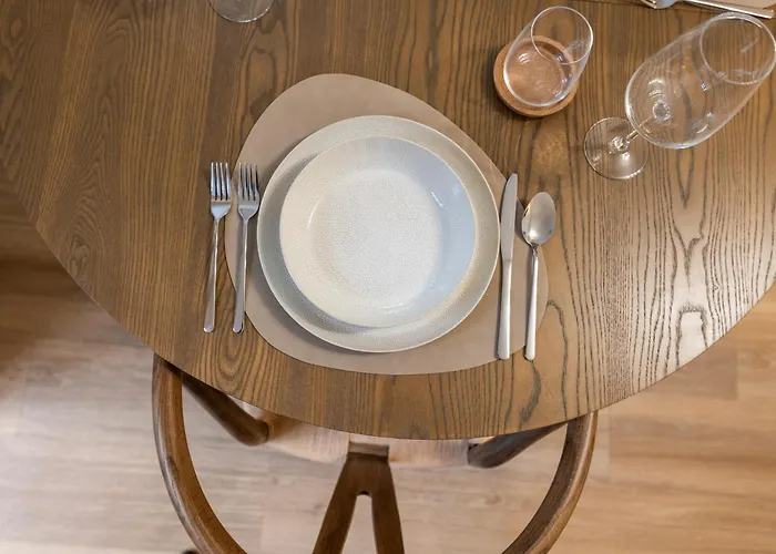 Apartment Burnets Close 2 Bedroom - *