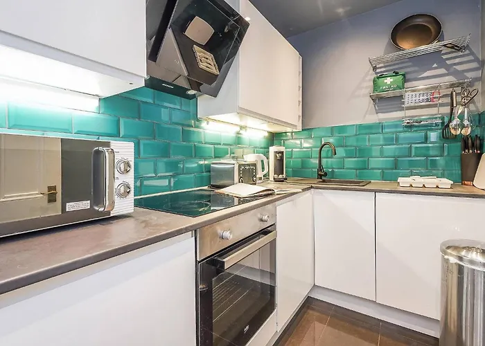 Modern - 2br Flat Near Easter Road Stadium Apartment Edinburgh