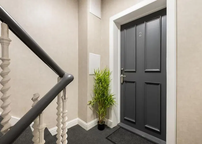 - Sleeps 2 - Princes St Close *