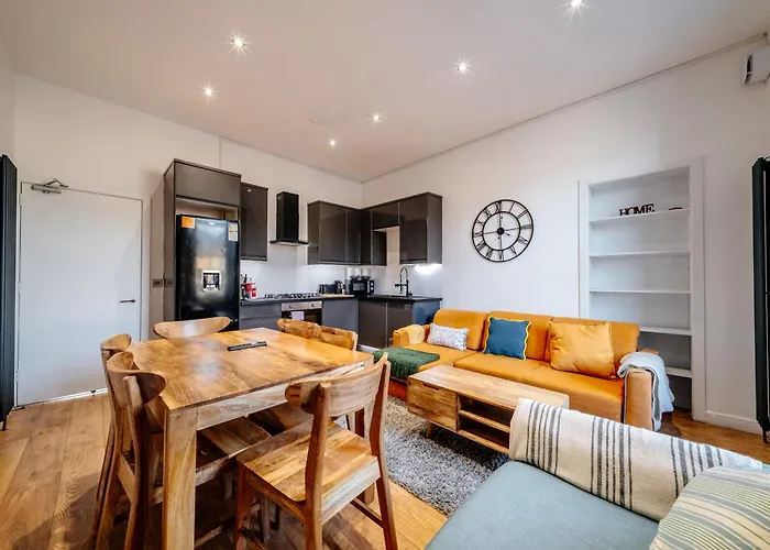 Duplex Penthouse - 11 Guests 7 Beds 15' Centre *