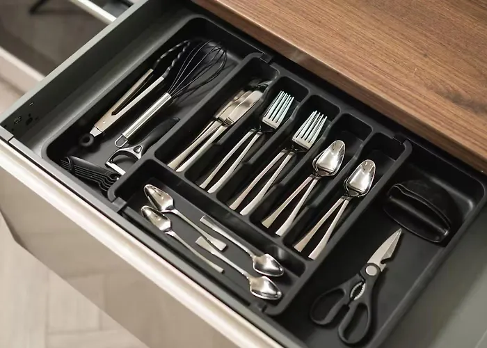 - Sleeps 2 - Princes St Close Edinburgh