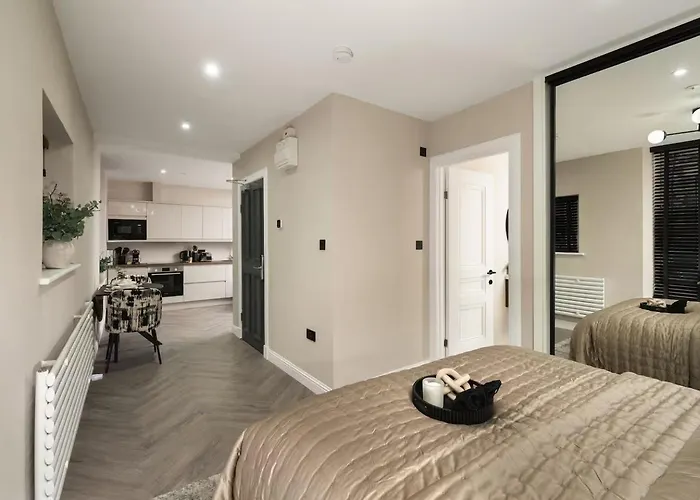 Apartment - Sleeps 2 - Princes St Close