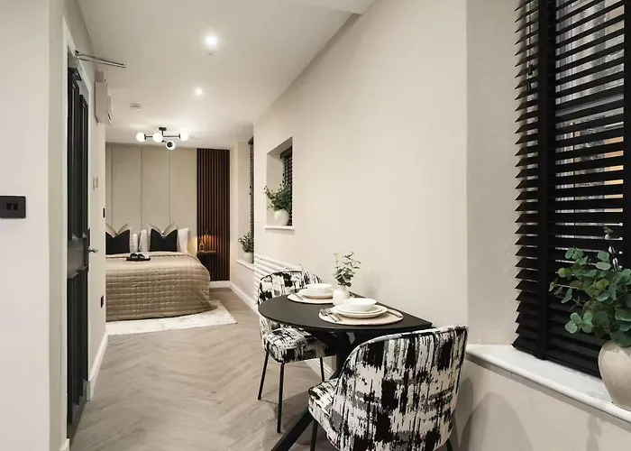 - Sleeps 2 - Princes St Close Apartment *