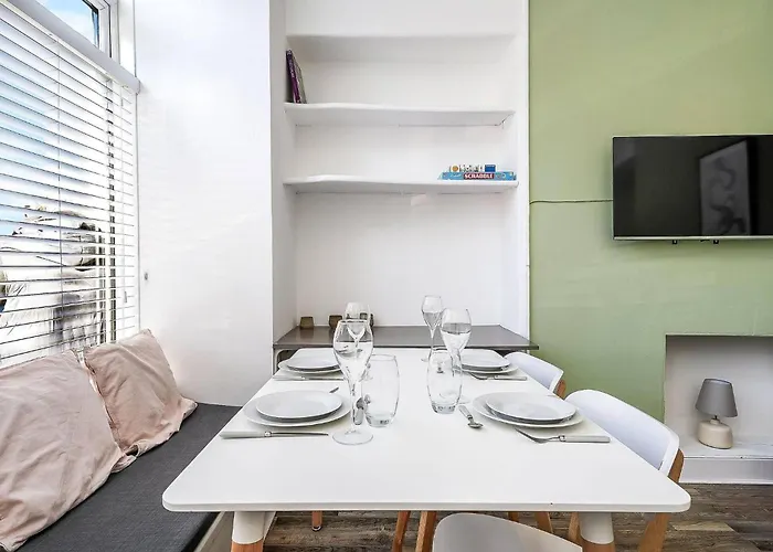 Modern - 2br Flat Near Easter Road Stadium Apartment Edinburgh
