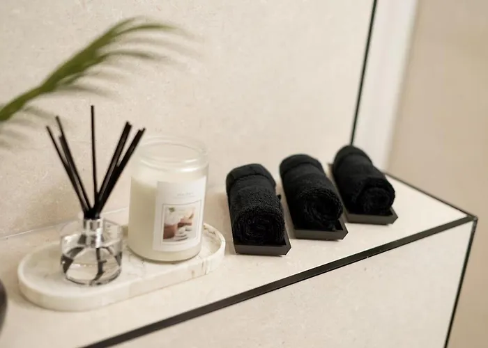 Apartment - Sleeps 2 - Princes St Close