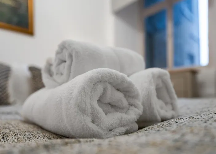 Burnets Close 2 Bedroom - * Edinburgh