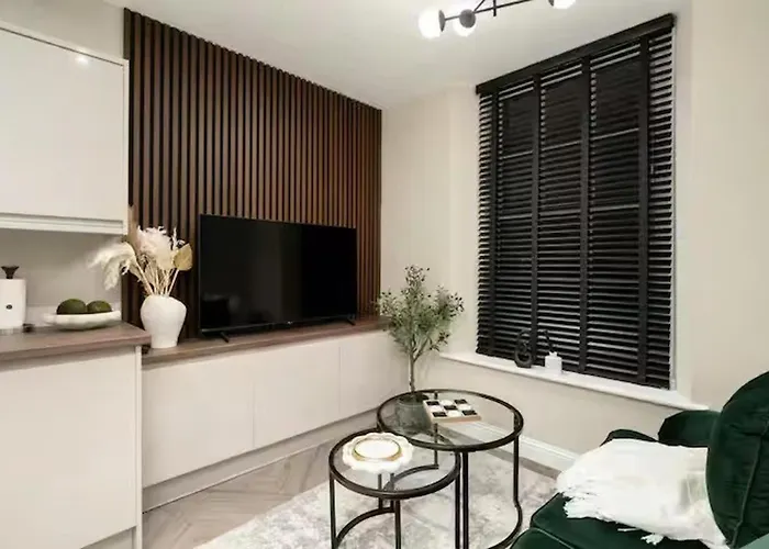 Apartment - Sleeps 2 - Princes St Close