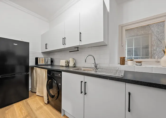 Apartment Burnets Close 2 Bedroom -