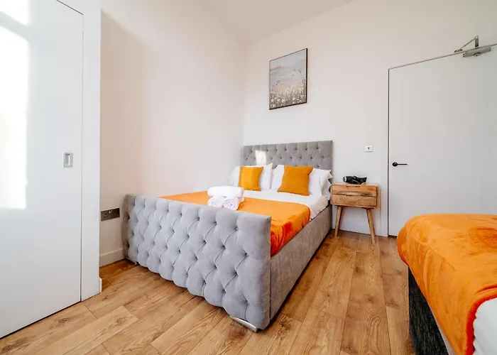 Duplex Penthouse - 11 Guests 7 Beds 15' Centre 爱丁堡